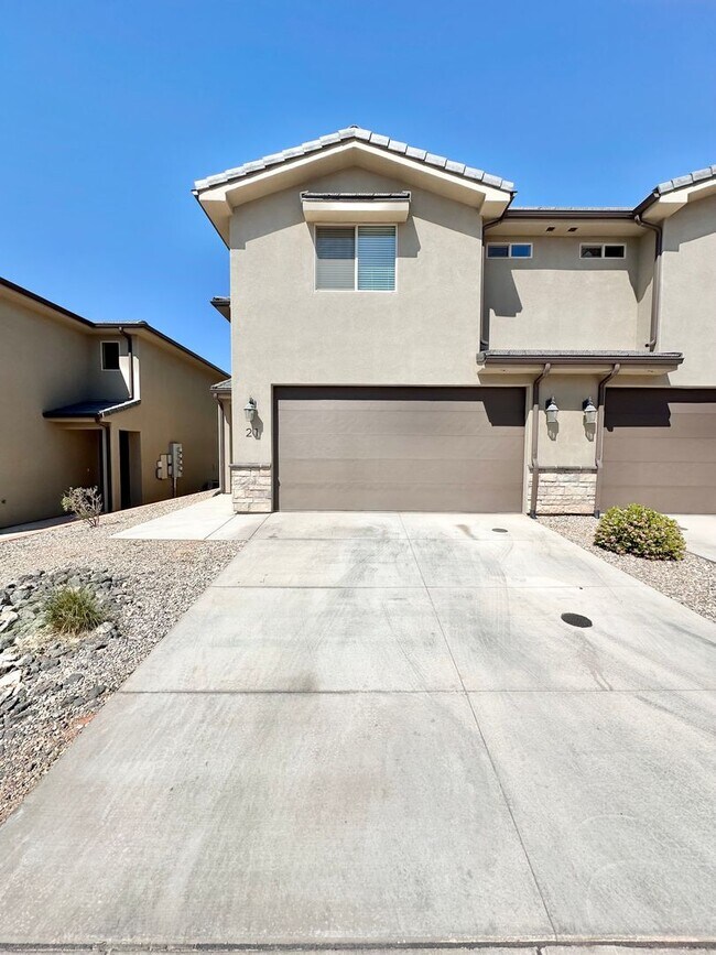 Tortoise Rock Dr Townhome! - Tortoise Rock Dr Townhome!