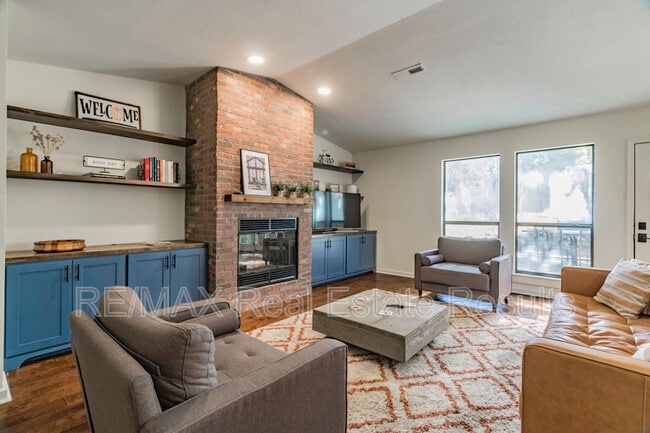 2549 E Lancer St