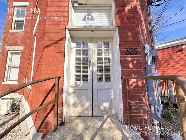 Photo - 325 W 6th St