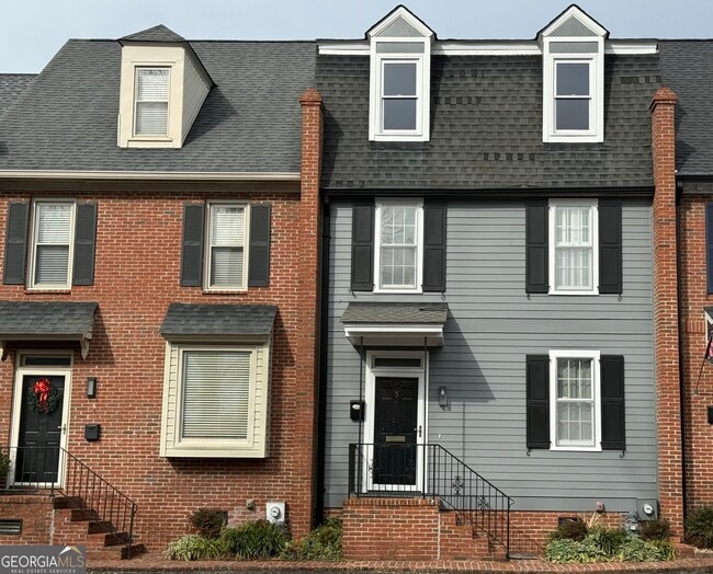 Building Photo - 311 E 2nd Ave