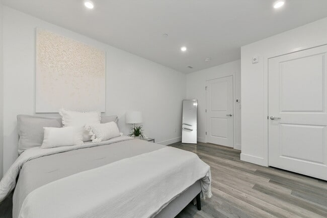 Building Photo - 585 Essex St Unit 722 Rental