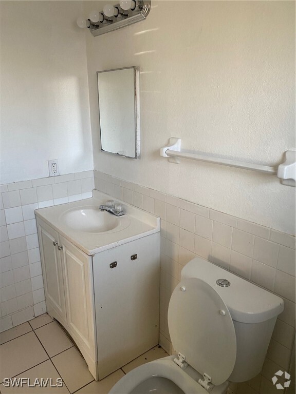 Building Photo - 5502 Tenth Ave Rental