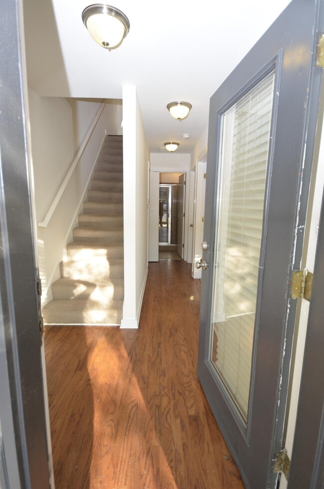 Photo - 142 Moreland Ave SE