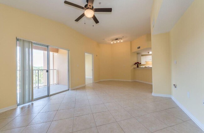 5080 Fairways Cir Unit G301
