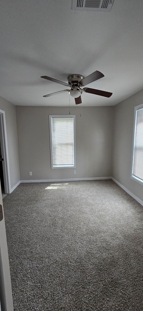 Photo - 2020 Agnes St