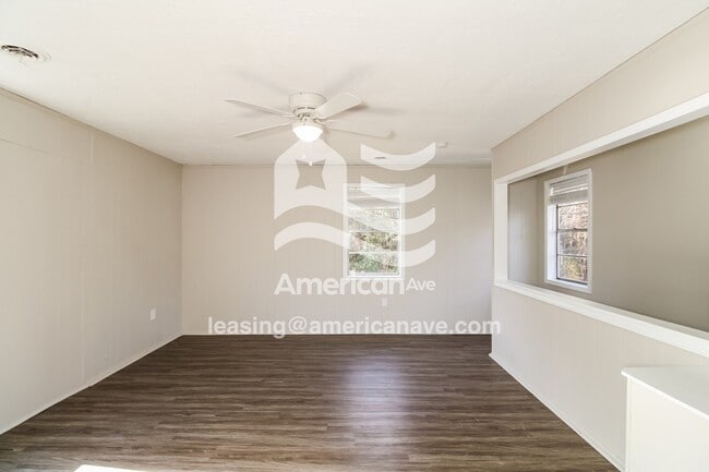 Photo - 1111 Lown Dr