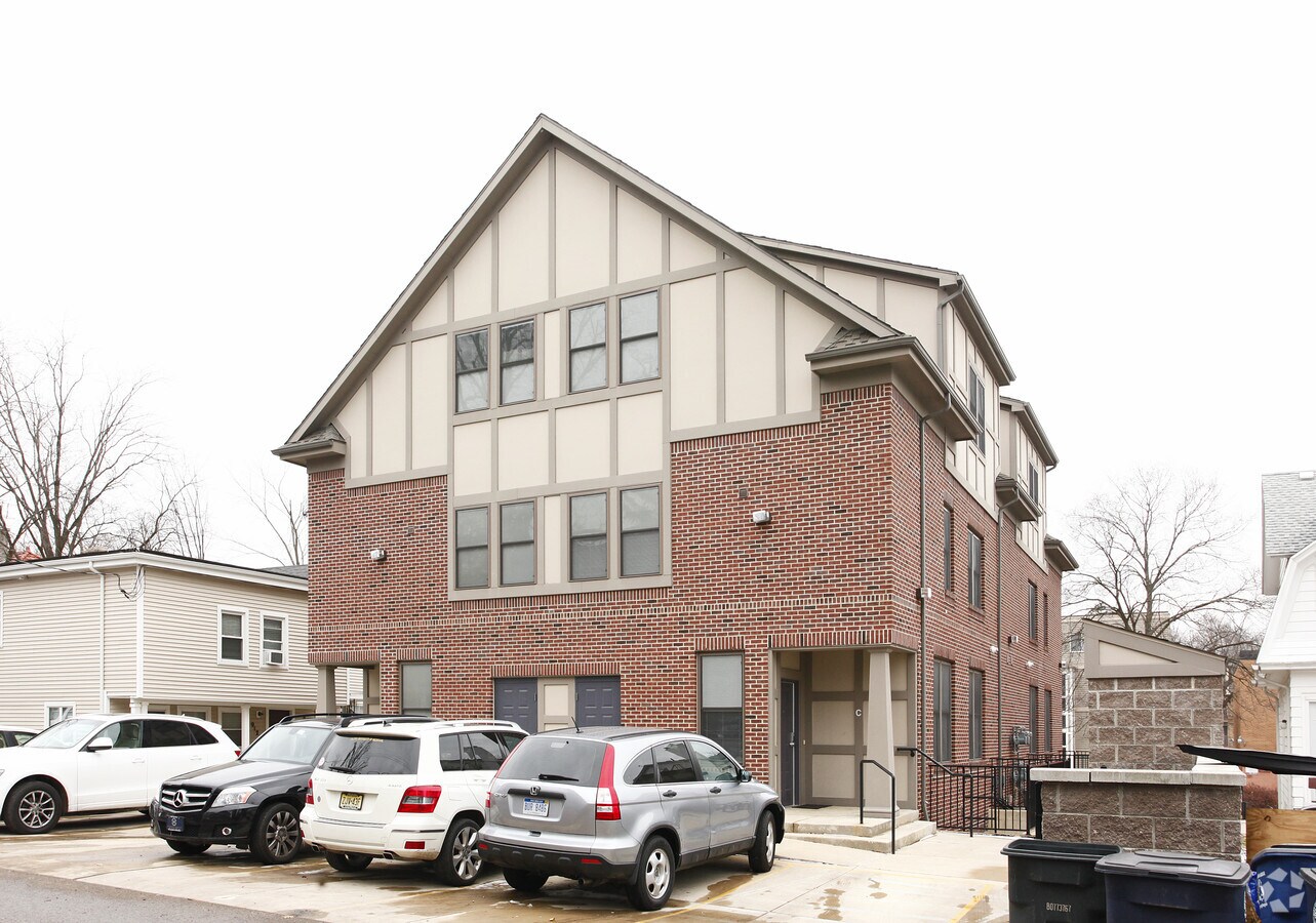 Photo - 922 Church St