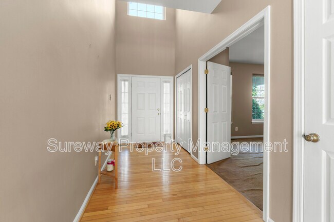 Photo - 204 Spruce Trail