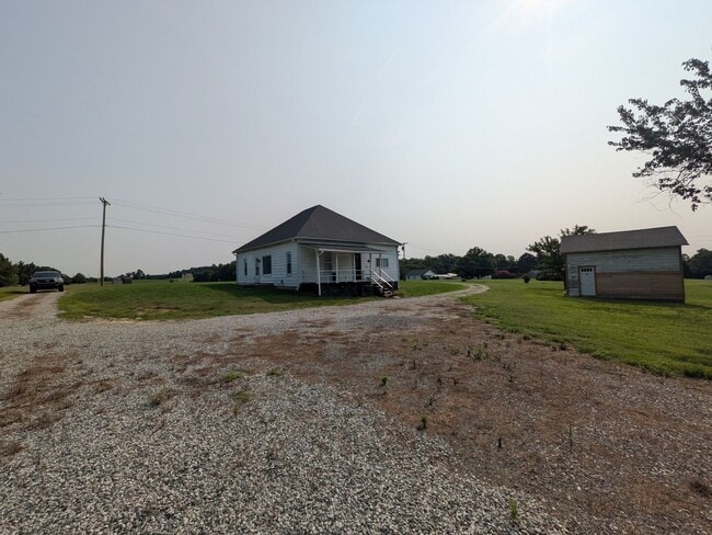 Photo - 194 Johnson Rd