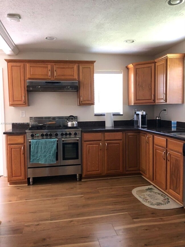 Photo - 1538 Funston St