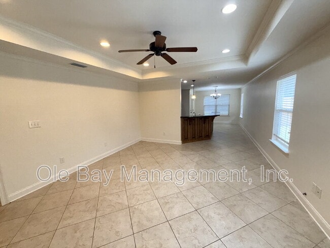 Photo - 18 Breydon Ct