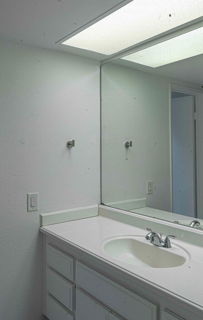 Photo - 2017 Normandy Ct Unit 2017