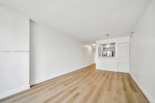 Photo - 501 SW 1st St Unit 502