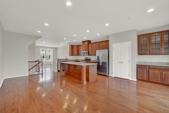 Photo - 1269 Elderslie Ln