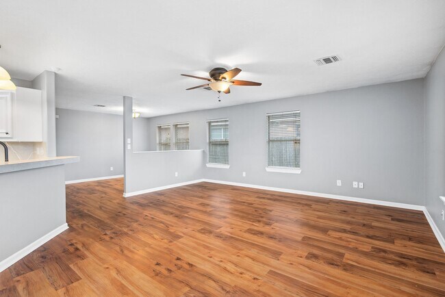 Photo - 139 Horn Ct