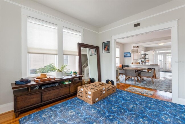 Photo - 705 W Alfred St