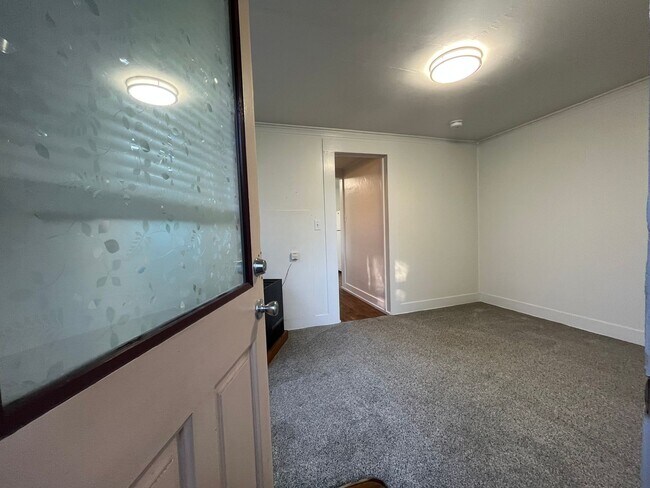 Photo - 1711 G St Unit 1711 1/2 G ST