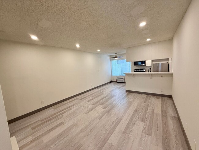 3735 S Canfield Ave Unit 5