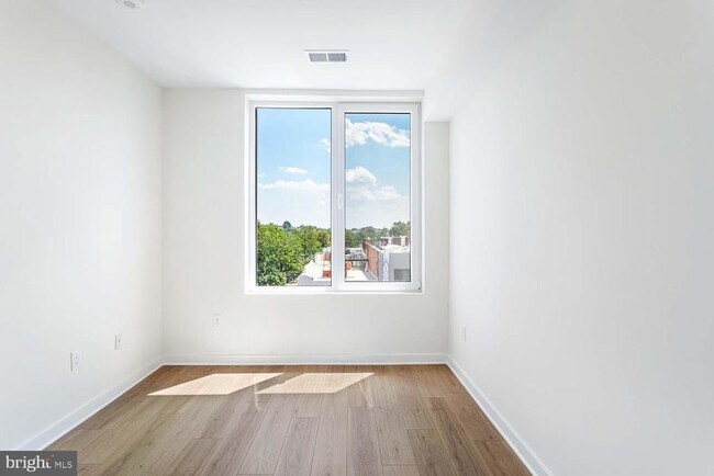 Photo - 501 Kennedy St NW Unidad 004