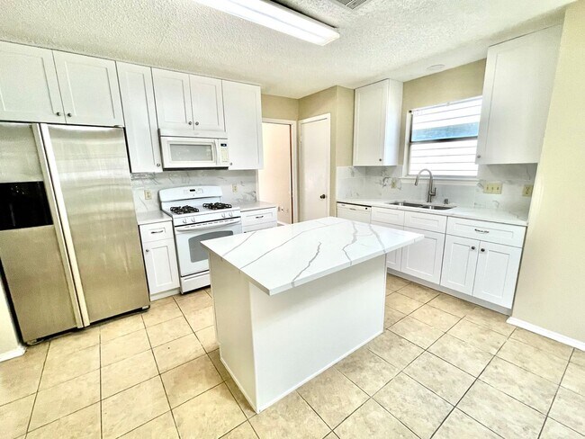 Photo - House For Lease in Milwood