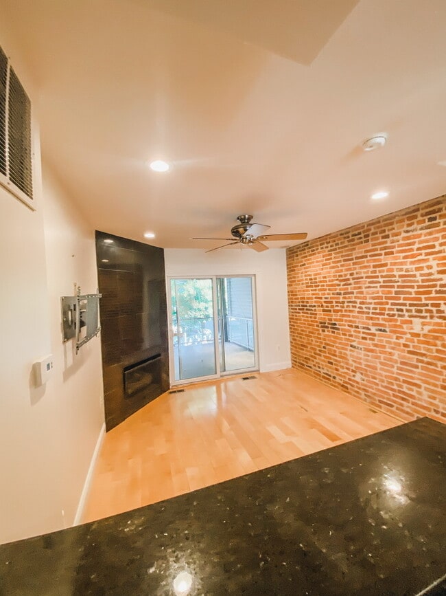 Photo - 1413 Anchor St