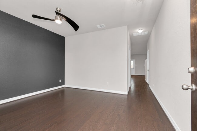 Building Photo - 1517 Portola Dr Rental