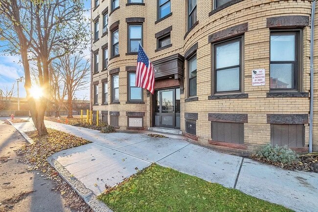 649 s summer st - 649 S Summer St Unit 3R