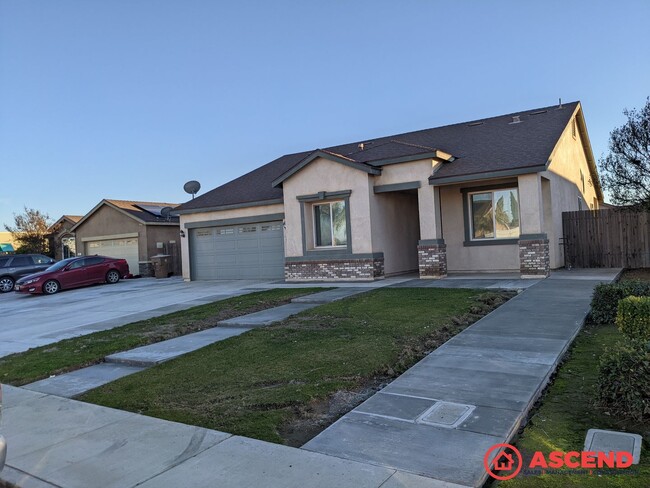 Photo - 4 BEDROOM 2 BATH HOUSE IN SOUTHWEST CUL-DE-SAC