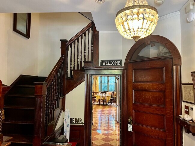 Building Photo - 811 Washington St