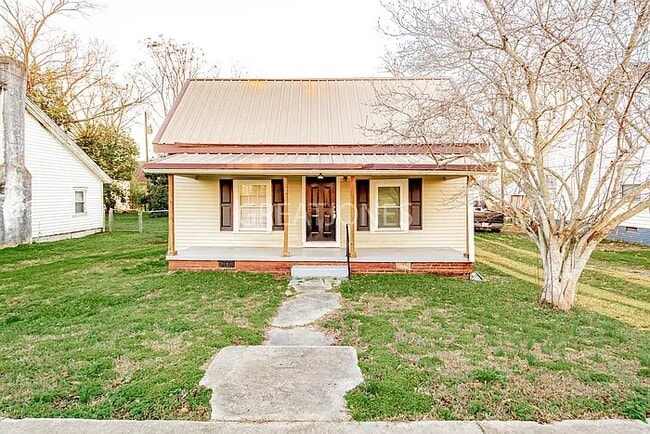 Building Photo - 204 Woodside Ave