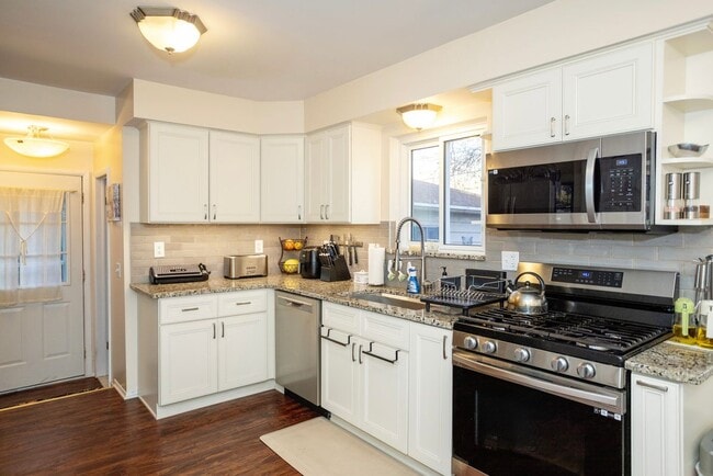 Photo - 28115 Little Mack Ave