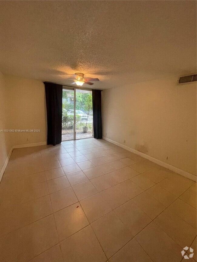 Building Photo - 10773 Cleary Blvd Unit 103 Rental