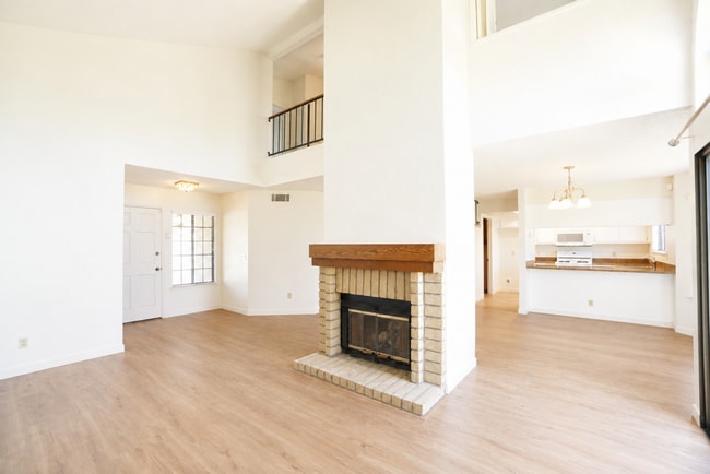 Photo - 1221 Primrose Ct