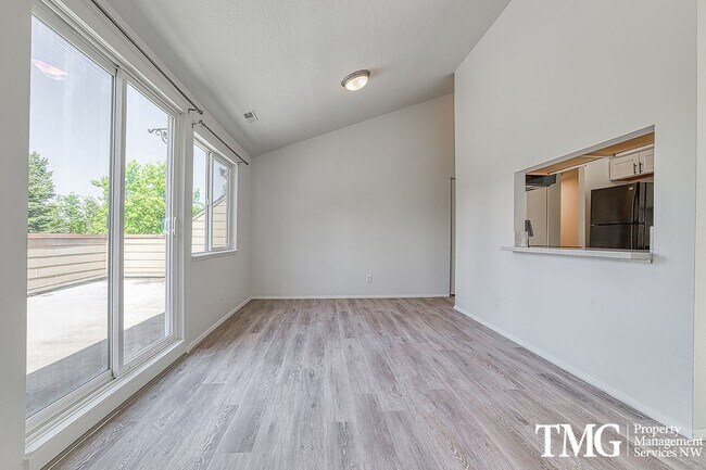 Photo - Amazing Open concept Condo in a secluded c...