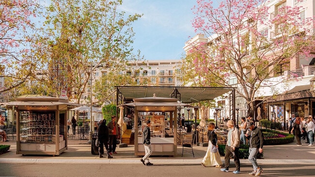 Shop & Dine at Americana