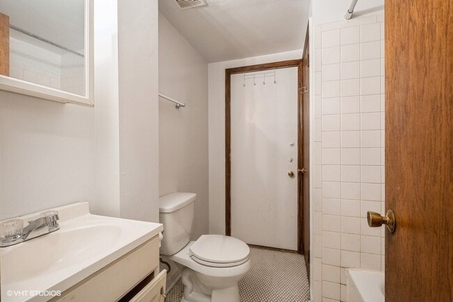 Photo - 1504 N Dearborn Pkwy