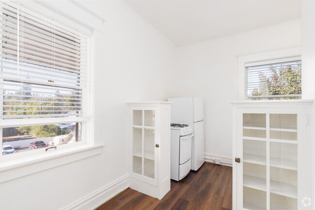 0BR, 1BA - 406SF - Dining Room