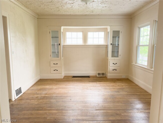 Photo - 3710 Sudbury Rd