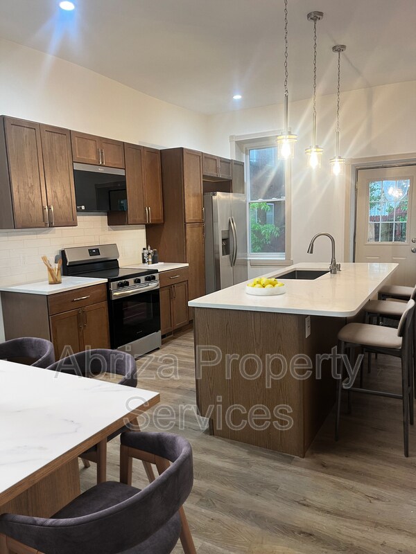 Photo - 1725 S Tucker Blvd