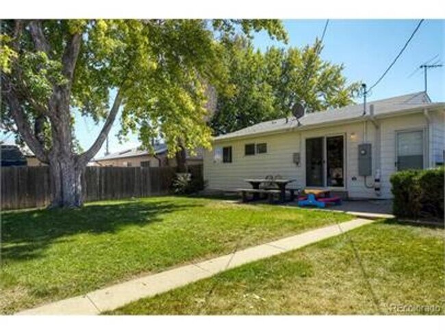 Building Photo - Wonderfully conditioned and conveniently located updated ranch in Westminster! Showings begin 8/7...