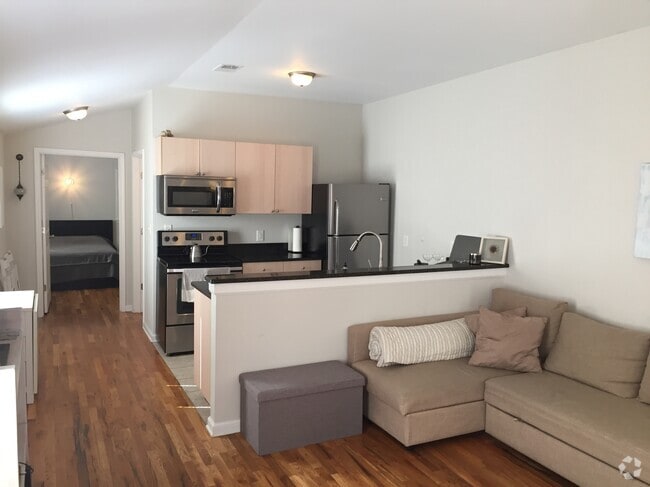 Building Photo - 101 Chester Ave SE Unit 101 Chester Ave A Rental