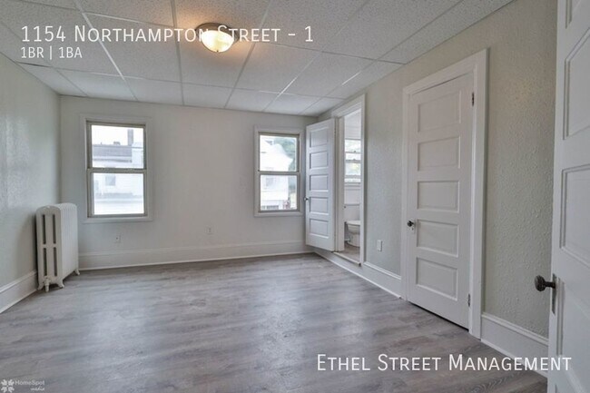 Photo - 1154 Northampton St Unit 1