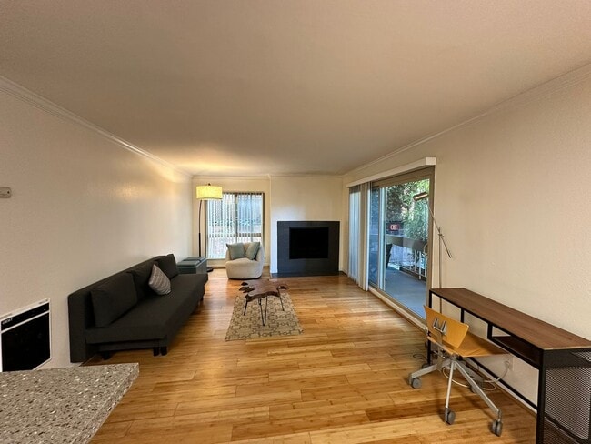 Photo - 2B2B - Prime Westlake Location Spacious Corner-unit Condo