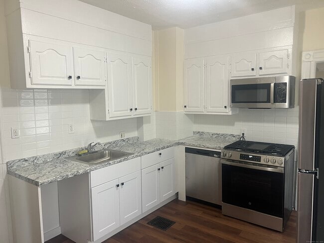 Photo - 32 Hazelwood Ave Unit 1st floor