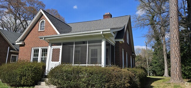 Lindley Park home with large maintenance free yard - 2818 Masonic Dr Rental