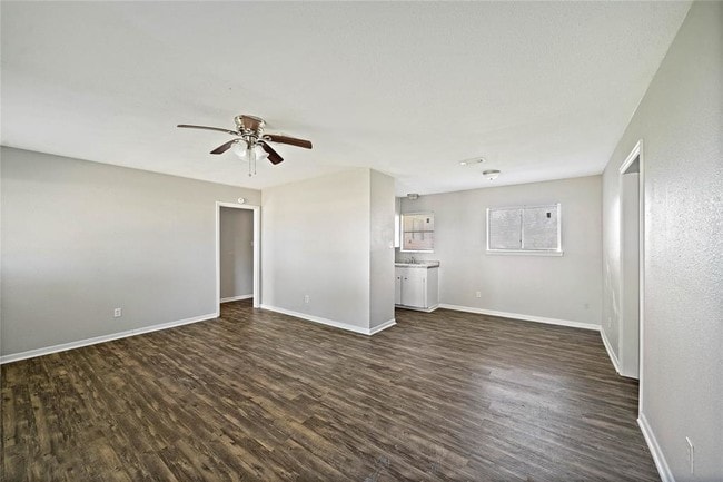 Photo - 105 Plum St