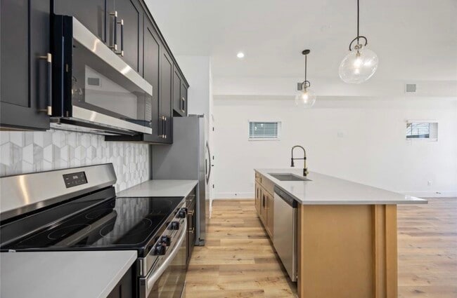 Photo - 8011 Cora St
