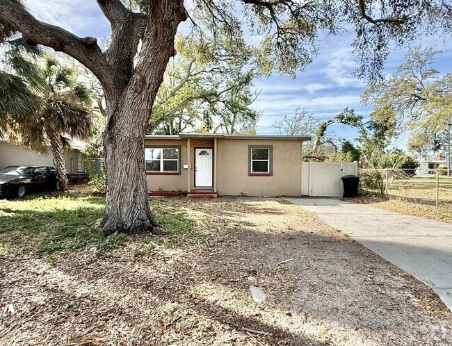 Building Photo - 3244 Oakley Ave S Rental