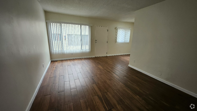 Building Photo - 866 W 126th St Unit 2 Rental