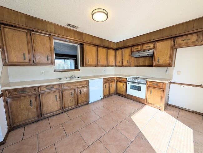 Photo - 9616 Bangor Ave